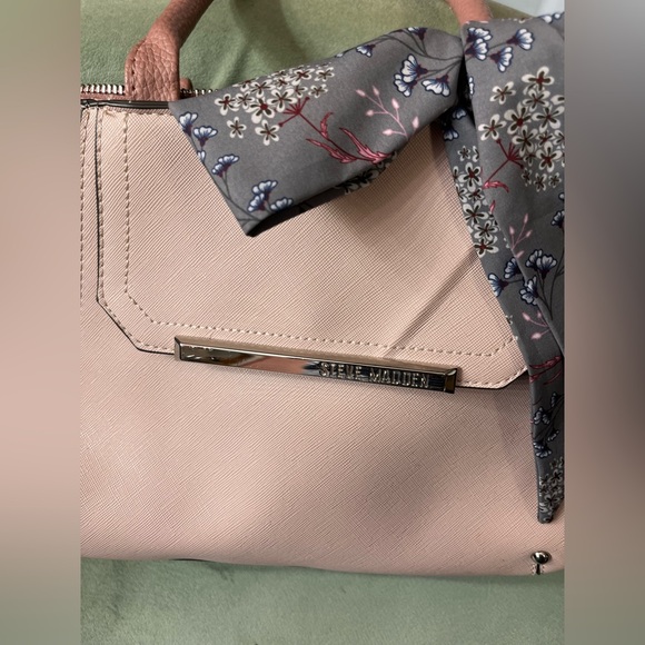 Steve Madden blush pink handbag with scarf. - Picture 6 of 7